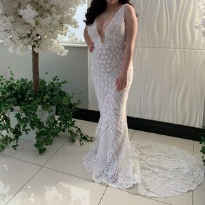 Alamour White Gown/Dress - Luriana Dress - Size L